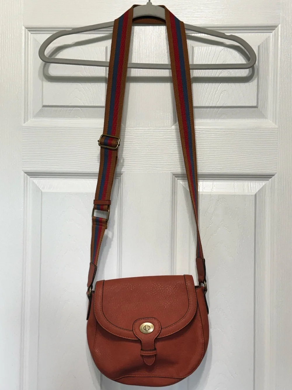 Universal Thread Cognac Textured Classic Flap Saddle Crossbody Striped Strap Bag